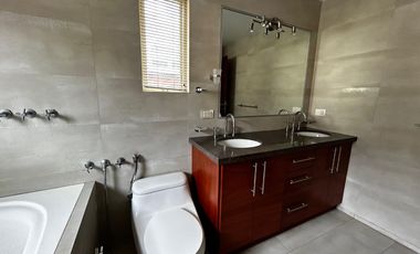 Casa en Arriendo en Cumbayá – Vía Tanda, Tranquilidad y Naturaleza