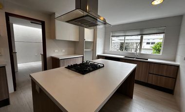 Casa en Arriendo en Cumbayá – Vía Tanda, Tranquilidad y Naturaleza