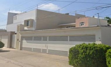 CASA EN VENTA EN MASIONES DEL REAL, CDAD GUZMAN, JALISCO