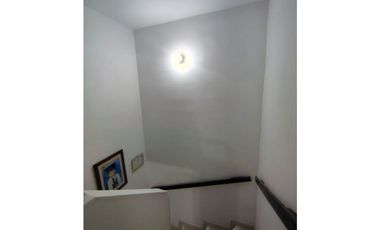 VENTA CASA EN CONJUNTO CERRADO SECTOR CISNE SANTA MARTA – H.I