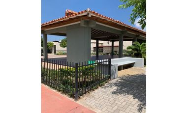 VENTA CASA EN CONJUNTO CERRADO SECTOR CISNE SANTA MARTA – H.I