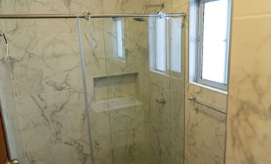 ESPECTACULAR CASA DE DESCANSO, REMODELADA EN GIRARDOT