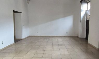EXCELENTE PROPIEDAD COMERCIAL EN RENTA EN EL CENTRO