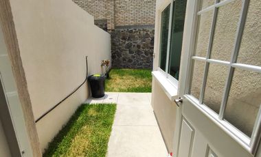 Casa ecológica  de 3 recámaras y 3 baños, con alberca en condominio, Residencial Cumbres Tulipanes en Xochitepec, Mor.