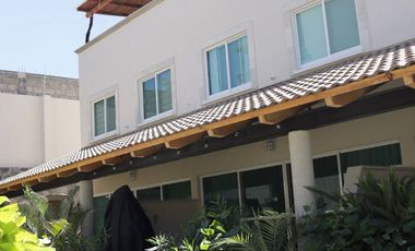 Casa ecológica  de 3 recámaras y 3 baños, con alberca en condominio, Residencial Cumbres Tulipanes en Xochitepec, Mor.