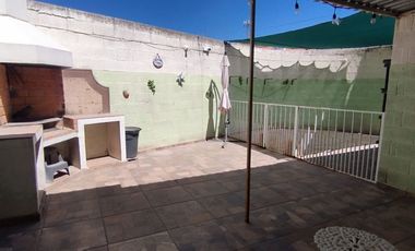 CASA EN VENTA PARA INVERSIONISTAS AL SUR A 2 MIN DE AV MAHATMA GANDHI, CERCA DE NISSAN