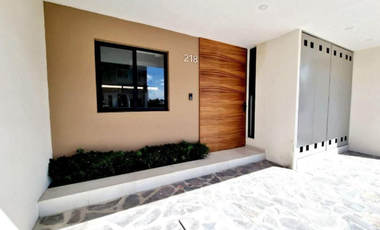 Hermosa Casa en Venta Valle Imperial, Zapopan