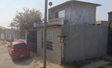Casa en venta en Santa Fe, Fraccionamiento Cdad. Olméca, Veracruz CLJ.
