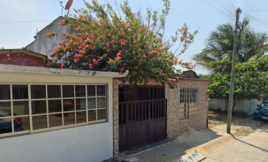 Casa en venta en Santa Fe, Fraccionamiento Cdad. Olméca, Veracruz JCL2