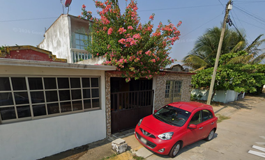 Casa en venta en Santa Fe, Fraccionamiento Cdad. Olméca, Veracruz JCL2