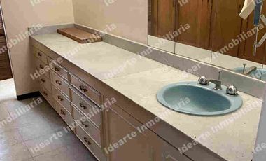 Casa en venta para remodelar en Romero de Terrenos.