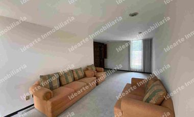 Casa en venta para remodelar en Romero de Terrenos.