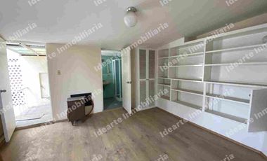 Casa en venta para remodelar en Romero de Terrenos.