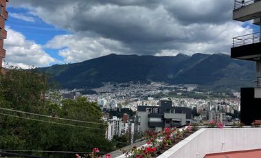 Casa en Venta en Quito (Bellavista), Excelente Distribución