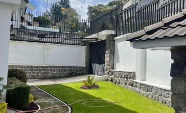 Casa en Venta en Quito (Bellavista), Excelente Distribución