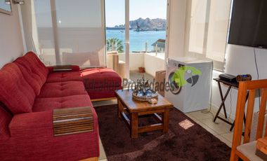 Arriendo año corrido, hermoso depto amoblado primera línea playa La Herradura. 3D y 2B. $800.000