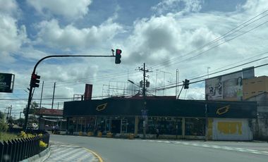 Local Comercial + 2 Departamentos + 2 Oficinas