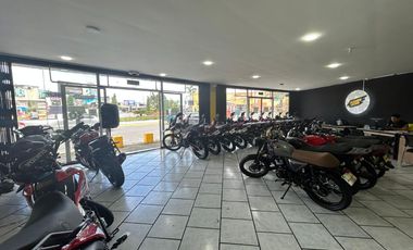 Local Comercial + 2 Departamentos + 2 Oficinas