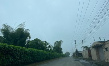 Galpón en La Av Quito