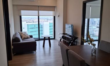 Departamento amueblado en renta en Torre Adamant