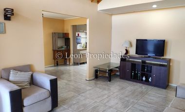 Leon Propiedades vende parcela con casa en Alhué, Curacaví.