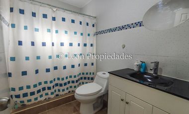 Leon Propiedades vende parcela con casa en Alhué, Curacaví.