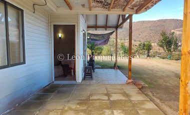 Leon Propiedades vende parcela con casa en Alhué, Curacaví.