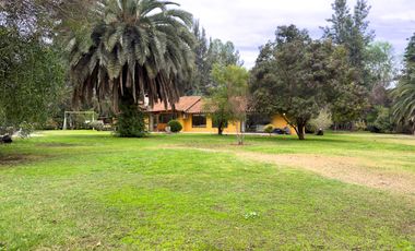 Parcela en excelente estado 5d y 4b en Chicureo Centro con piscina