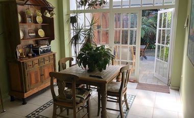 Se vende casa en Colinas Del Bosque con doble filtro de seguridad