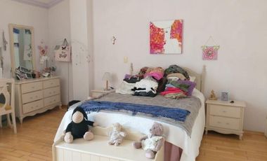 Se vende casa en Colinas Del Bosque con doble filtro de seguridad