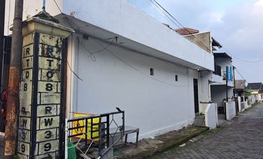 Ruang Usaha 2 Lantai Lokasi Strategis di Jalan Monjali Ngaglik Sleman