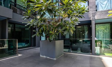 Spacious Ground Floor Condo with Pool Access