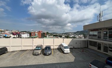 RENTO OPTIMA OFICINA DENTRO DE CENTRO COMERCIAL