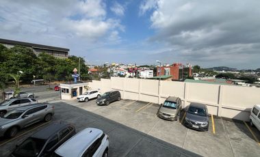 RENTO OPTIMA OFICINA DENTRO DE CENTRO COMERCIAL