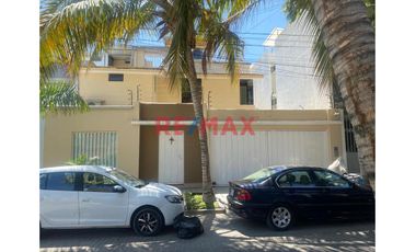 Linda Casa En Venta En Urb. El Golf ID:1140372