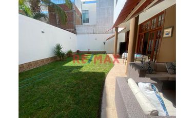 Linda Casa En Venta En Urb. El Golf ID:1140372