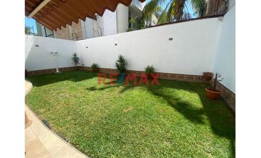 Linda Casa En Venta En Urb. El Golf ID:1140372