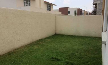 CASA EN RENTA EN VILLAS DEL CAMPO CALIMAYA SEMINUEVA