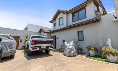 Impecable casa en condominio taiquen 3d y 3b piscina chicureo