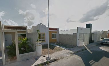 ESPACIOSA Y BONITA CASA DE REMATE   EN EXCELENTE UBICACION EN MERIDA YUC.