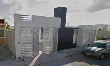 ESPACIOSA Y BONITA CASA DE REMATE   EN EXCELENTE UBICACION EN MERIDA YUC.