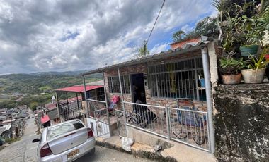 SE VENDE CASA EN BARRIO RICAURTE PARTE ALTA MONIQUIRA- BOYACA