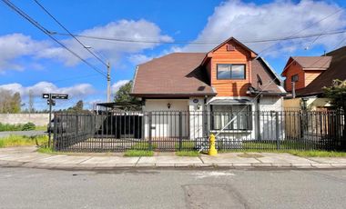 Se arrienda casa en condominio de Don Ambrosio de Zapallar, Curicó. Tres piezas 2 baños