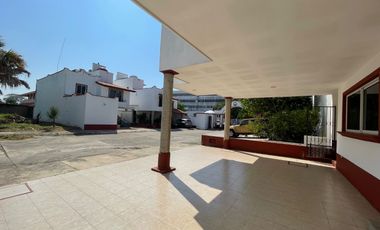 Casa en renta. Privada Macayo. Col. El Recreo. Villahermosa, Tabasco.