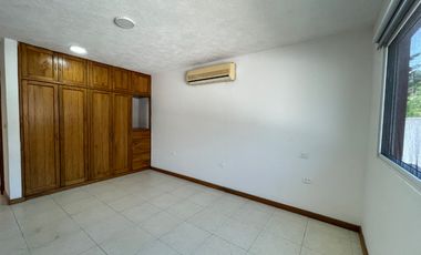 Casa en renta. Privada Macayo. Col. El Recreo. Villahermosa, Tabasco.