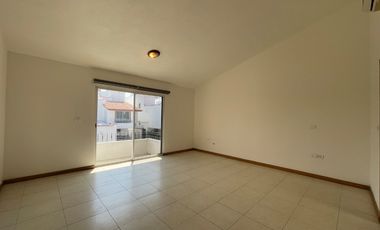 Casa en renta. Privada Macayo. Col. El Recreo. Villahermosa, Tabasco.