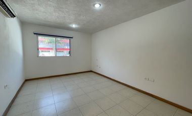 Casa en renta. Privada Macayo. Col. El Recreo. Villahermosa, Tabasco.