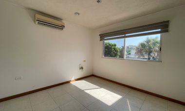 Casa en renta. Privada Macayo. Col. El Recreo. Villahermosa, Tabasco.