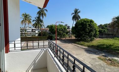 Casa en renta. Privada Macayo. Col. El Recreo. Villahermosa, Tabasco.