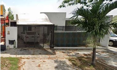 ESPACIOSA Y BONITA CASA DE REMATE   EN EXCELENTE UBICACION EN MERIDA YUC.